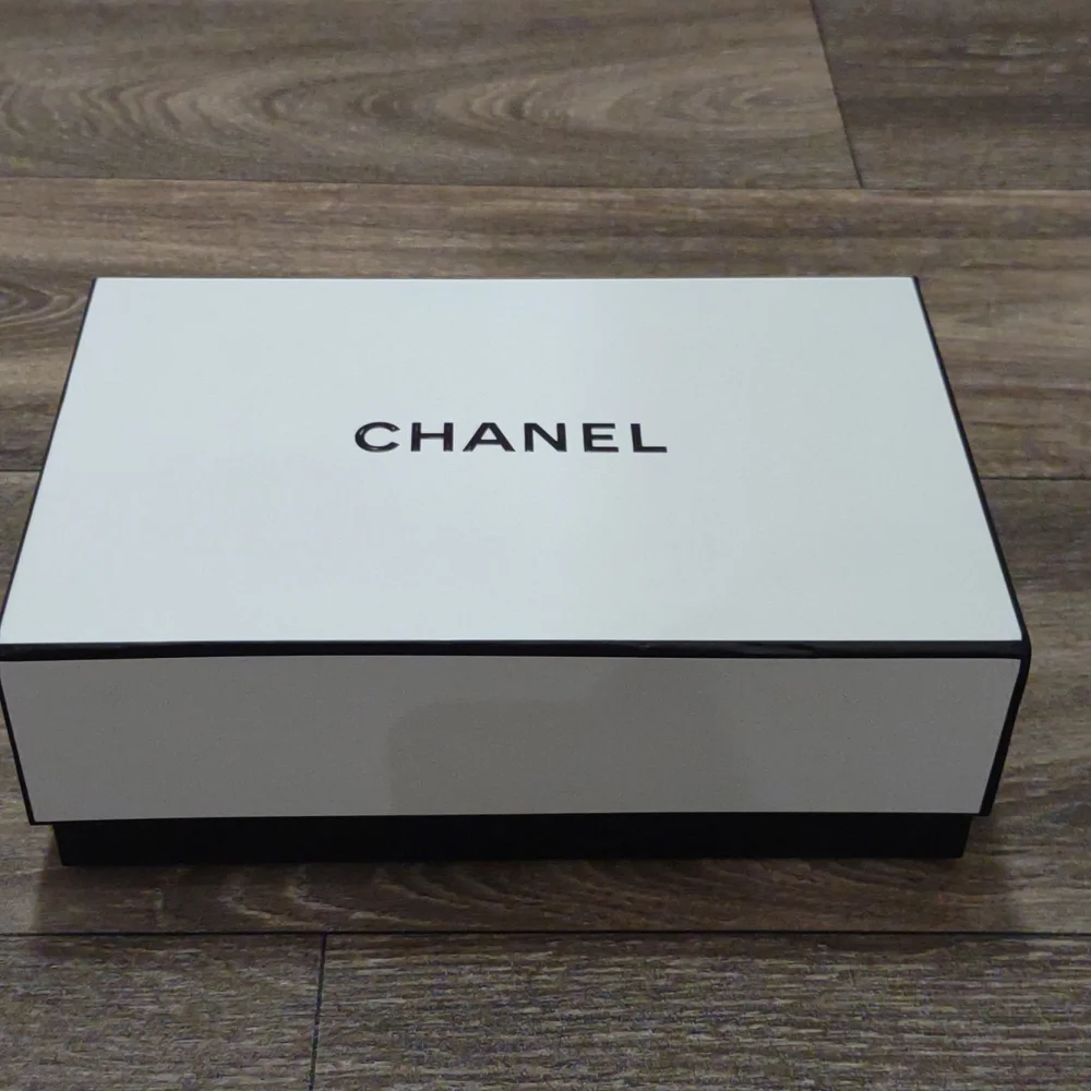 Authentic Chanel Gift box - Picture 1 of 10